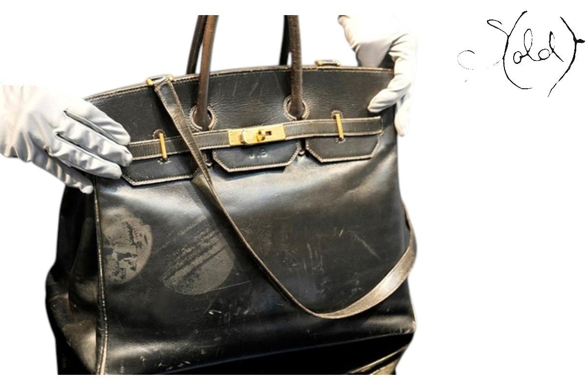 Sourcing from Japan's largest luxury auction houses, Egypt's only approved access - Sold Attire