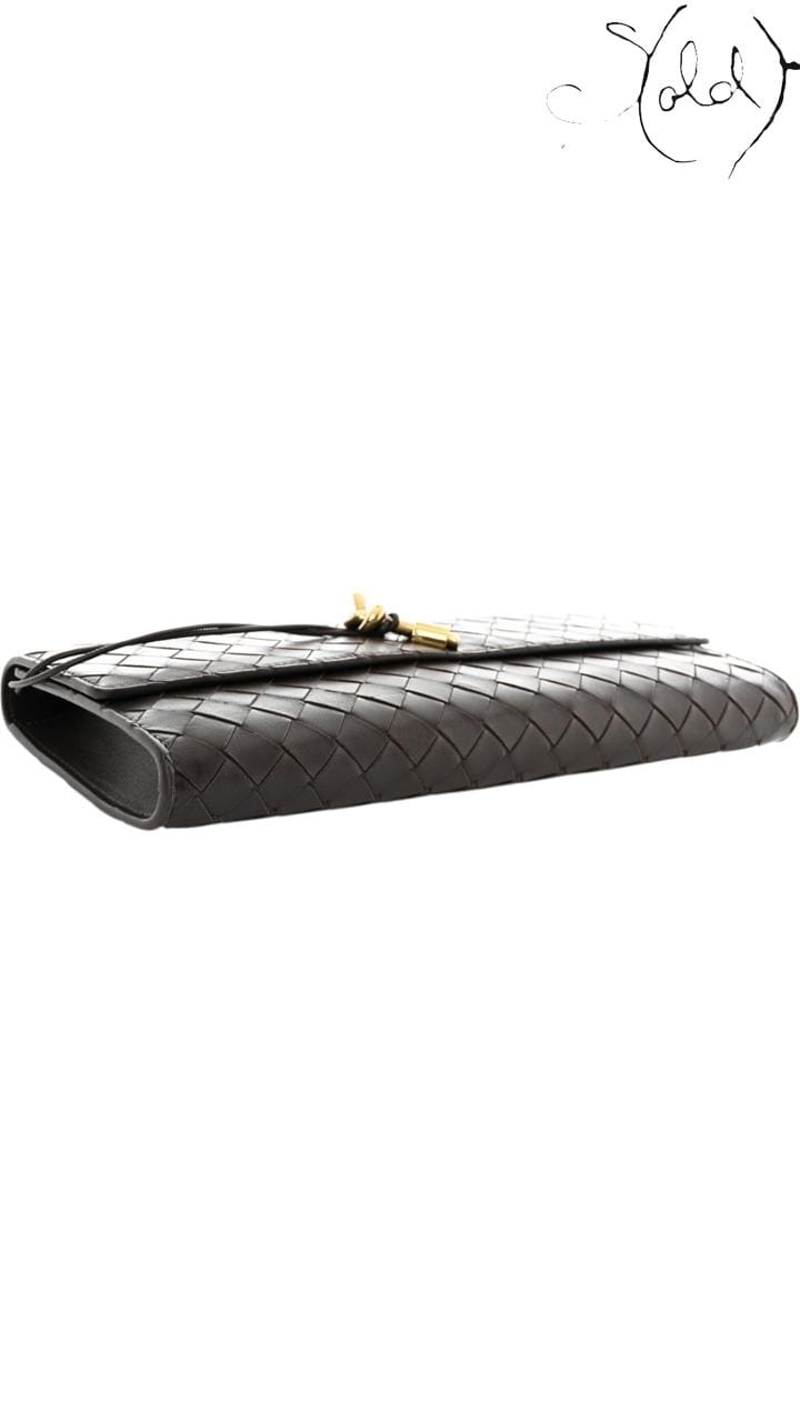 BOTTEGA VENETA Andiamo Clutch – Fondant Intrecciato, Hardware detail | Sold Attire