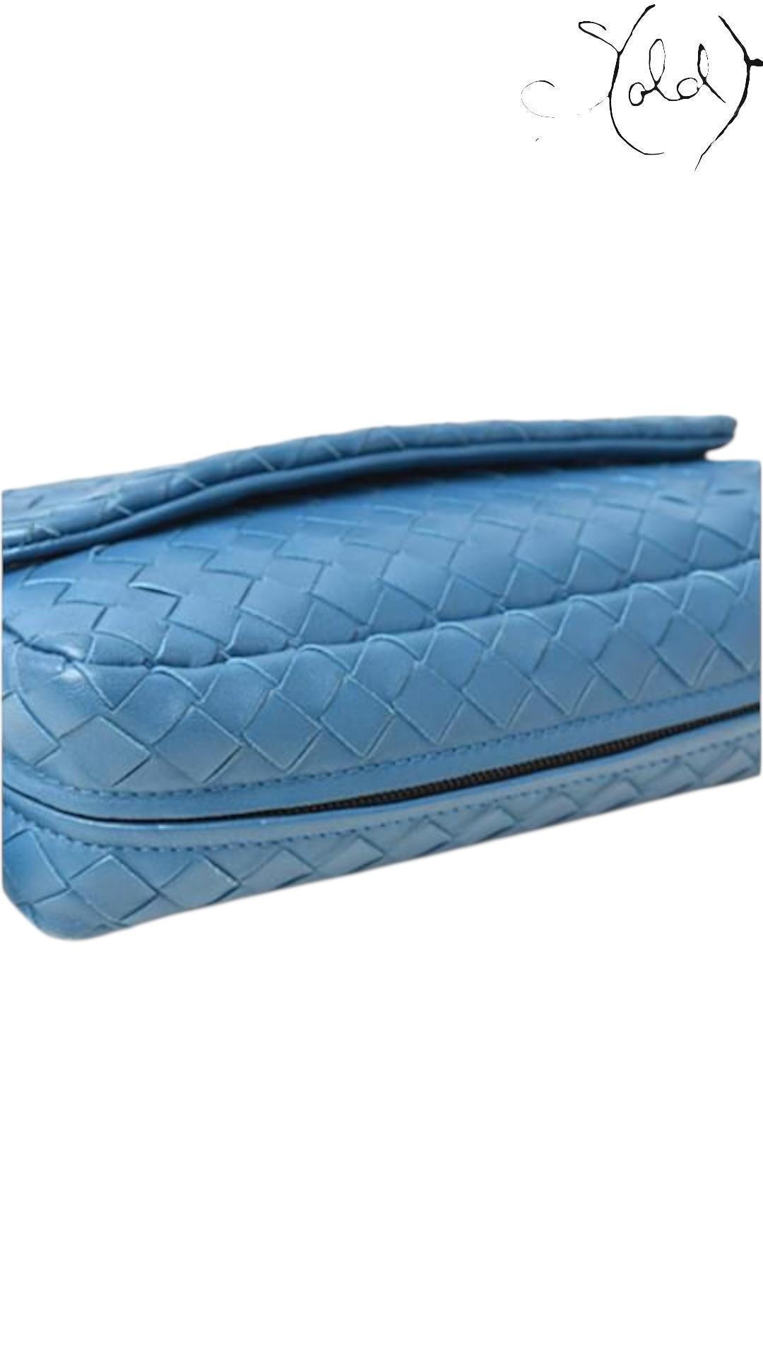 Bottega Veneta Intrecciato Baby Blue Clutch - Convertible Shoulder Bag, Hardware detail | Sold Attire