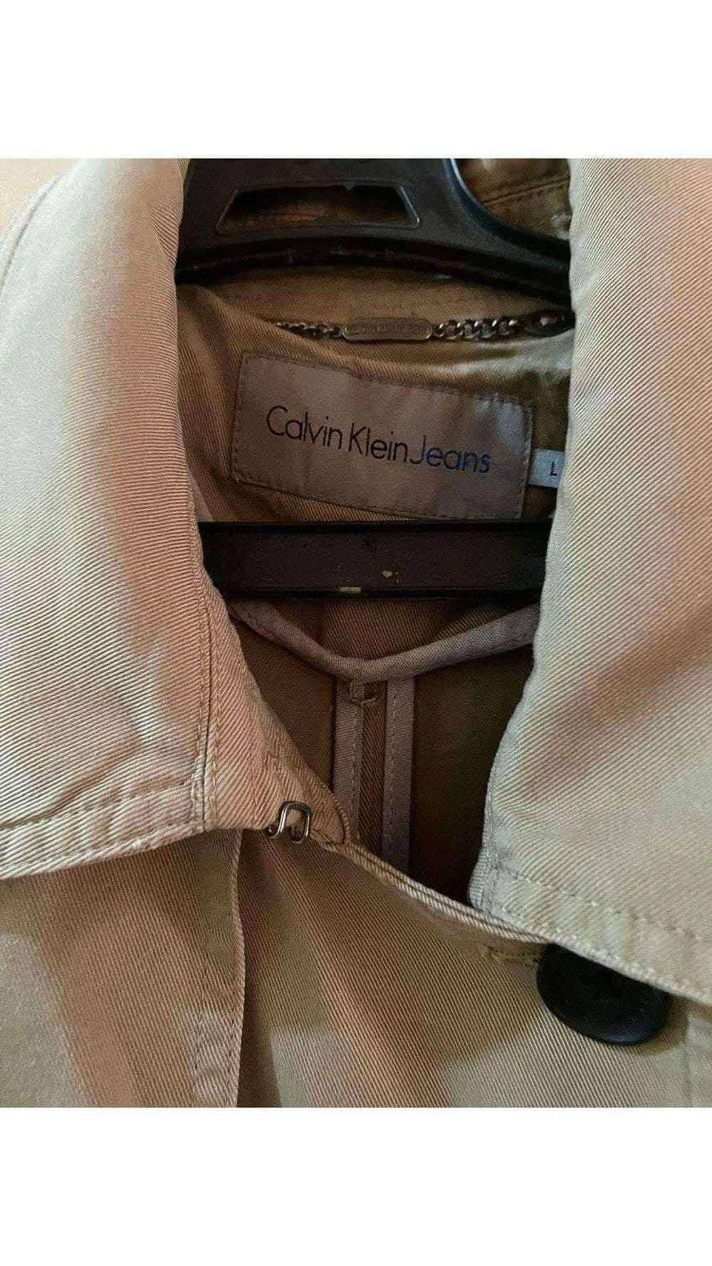 Calvin Klein Trench Coat - Timeless Elegance