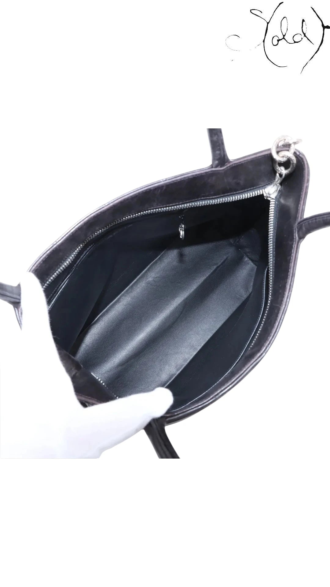 Chanel Medallion Tote Black Quilted Lambskin Silver Hardware Mid-2000s — Side view | Sold Attire