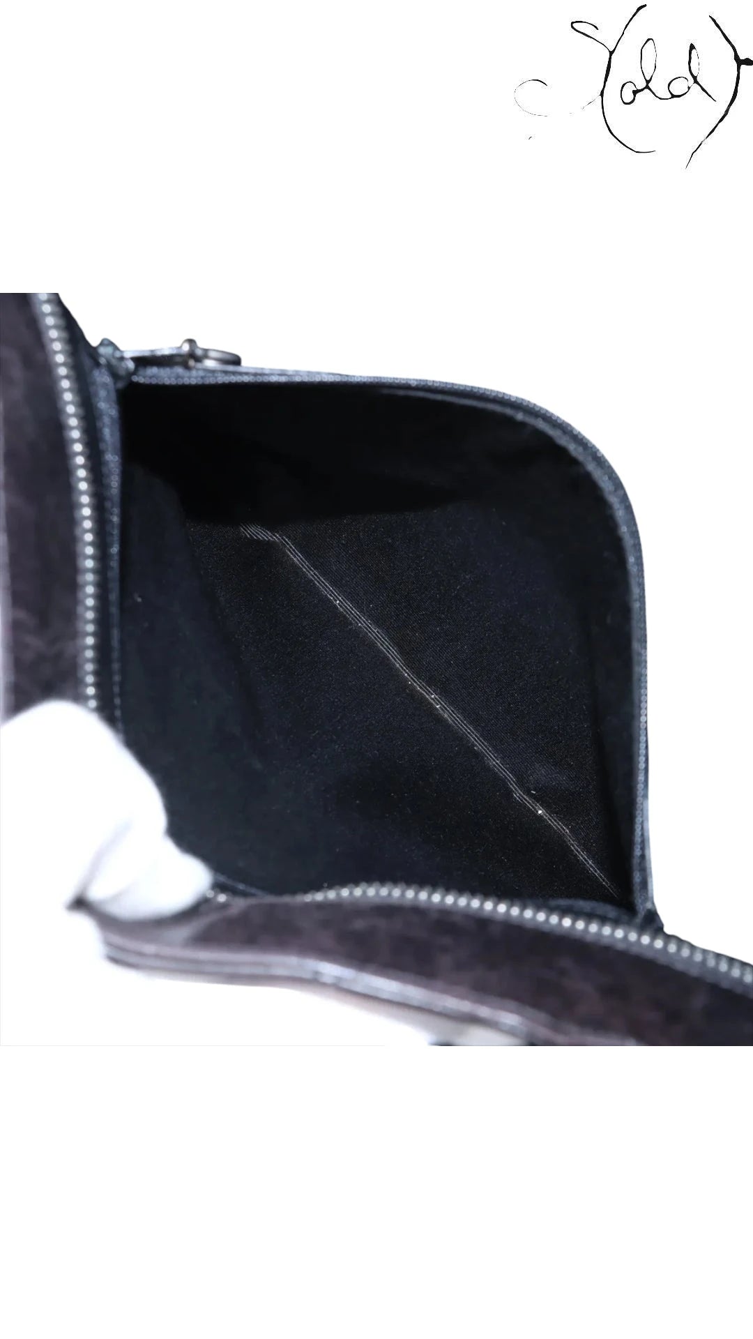 Chanel Medallion Tote Black Quilted Lambskin Silver Hardware Mid-2000s — Additional view 4 | Sold Attire