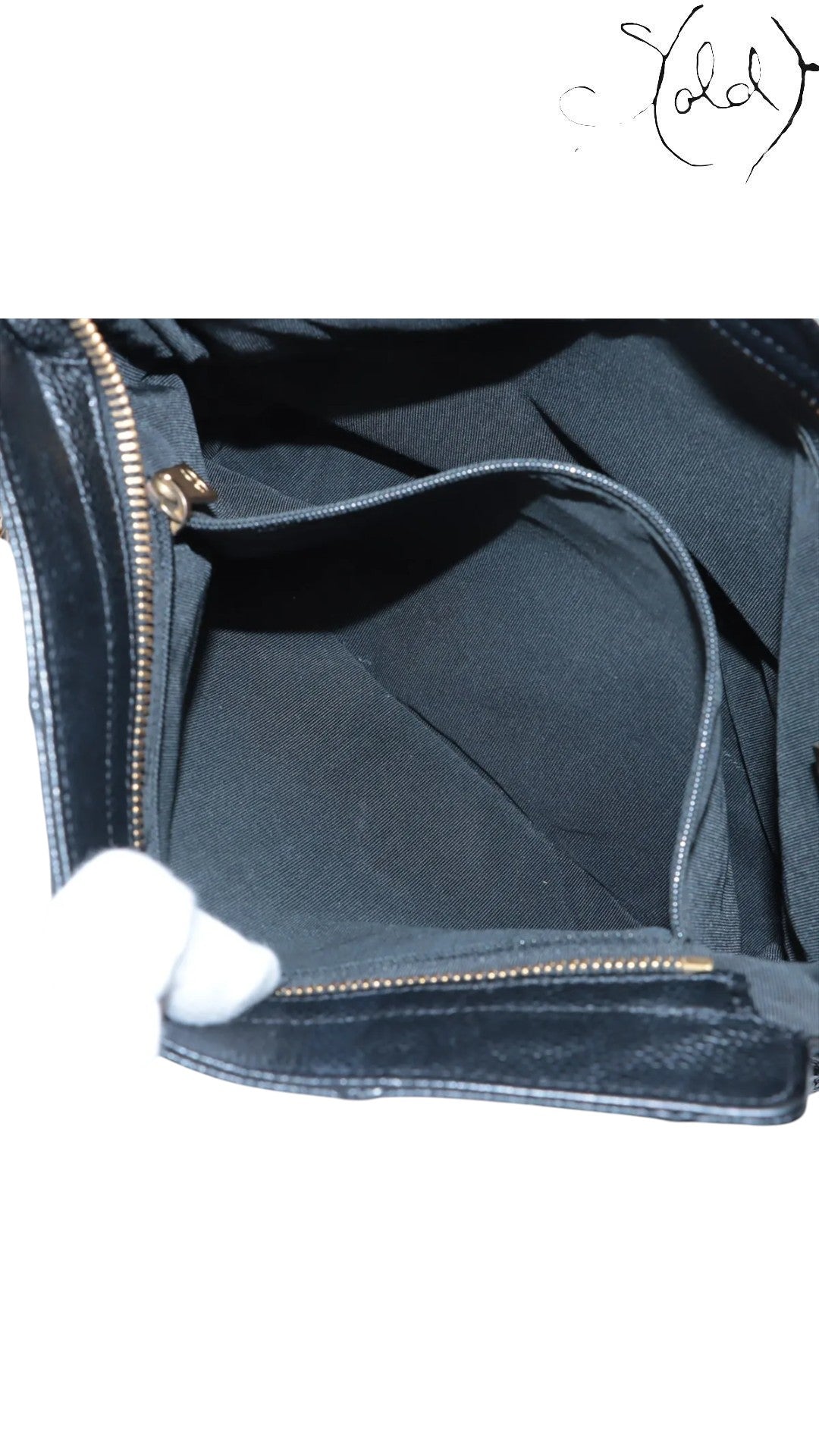 Chanel Bicolore Caviar Shoulder Bag Early 2000s, Lining detail | Sold Attire