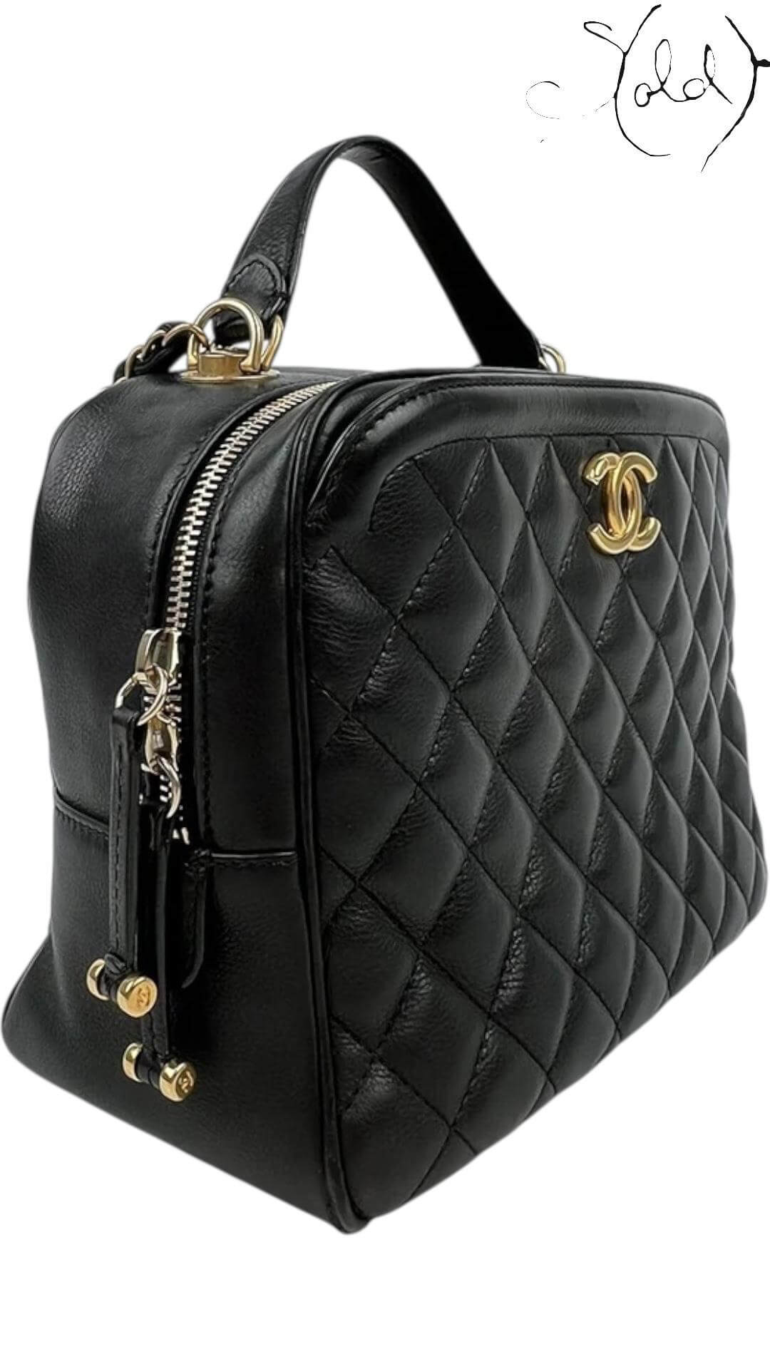 CHANEL Vanity Case Crossbody Bag – Black Lambskin GHW, Interior view | Sold Attire