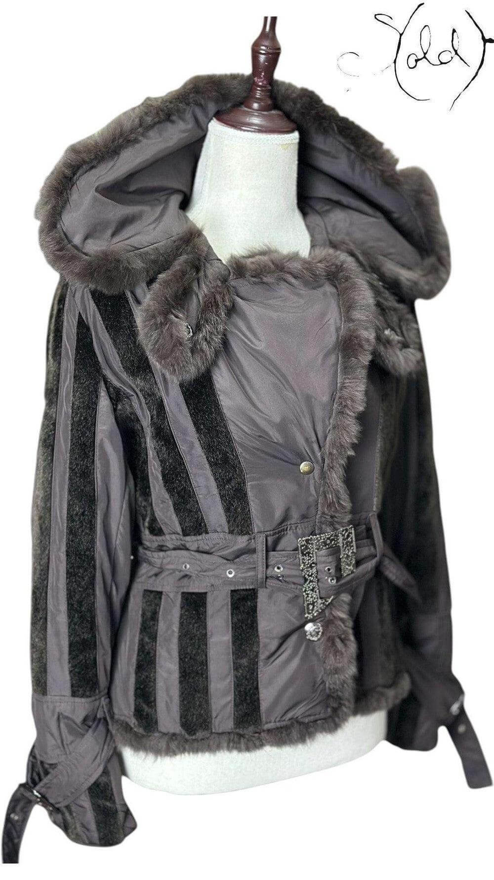 D&G Real Fur-Trimmed Belted Jacket – Statement Winter, Hardware detail | Sold Attire