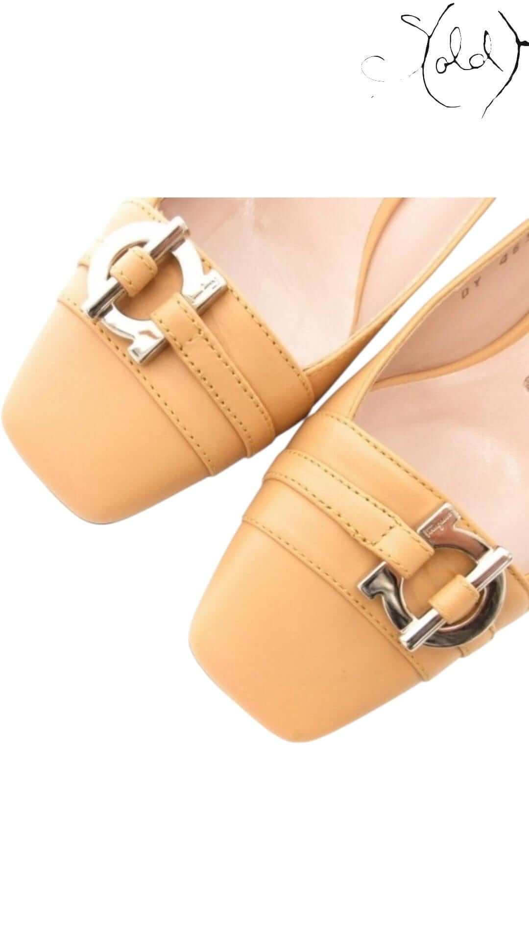 FERRAGAMO Beige Leather Block-Heel Pumps – Studio Florence Cut, Back view | Sold Attire