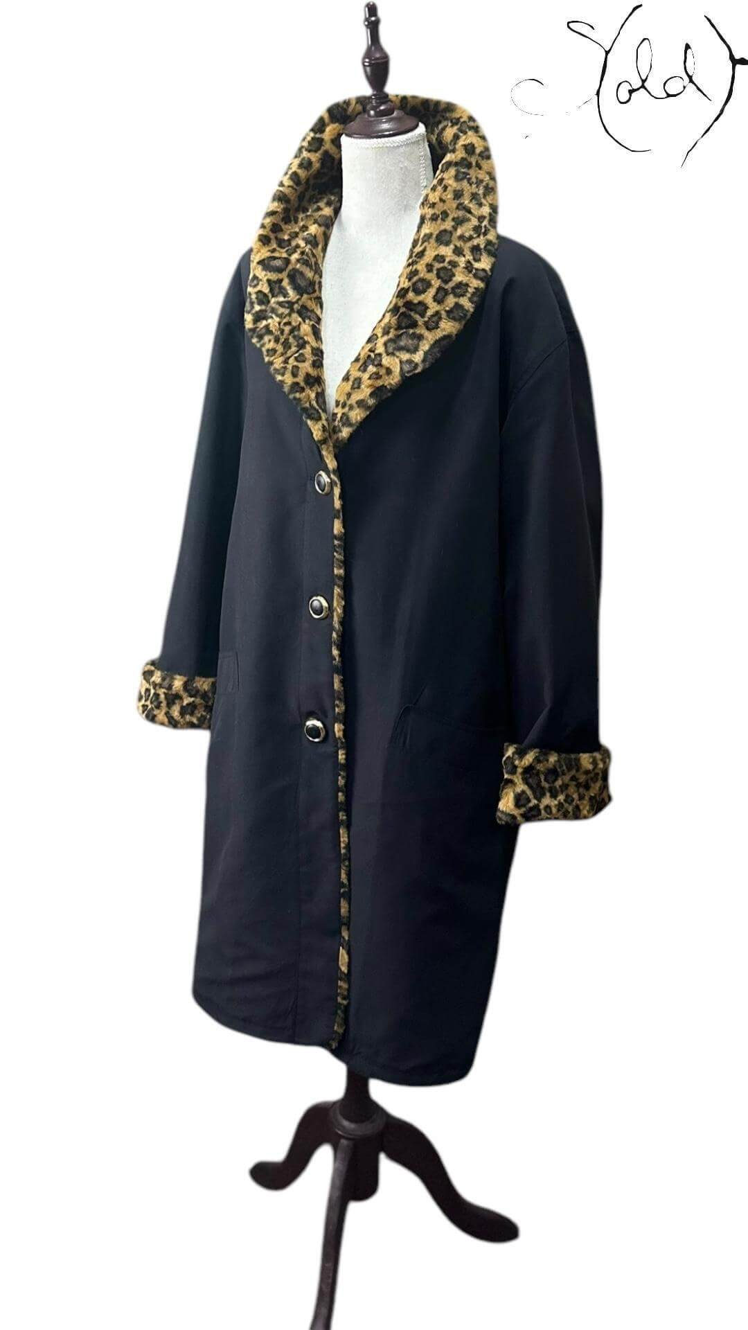Giancarlo Valentino Leopard-Lined Coat – Statement Elegance, Detail view | Sold Attire