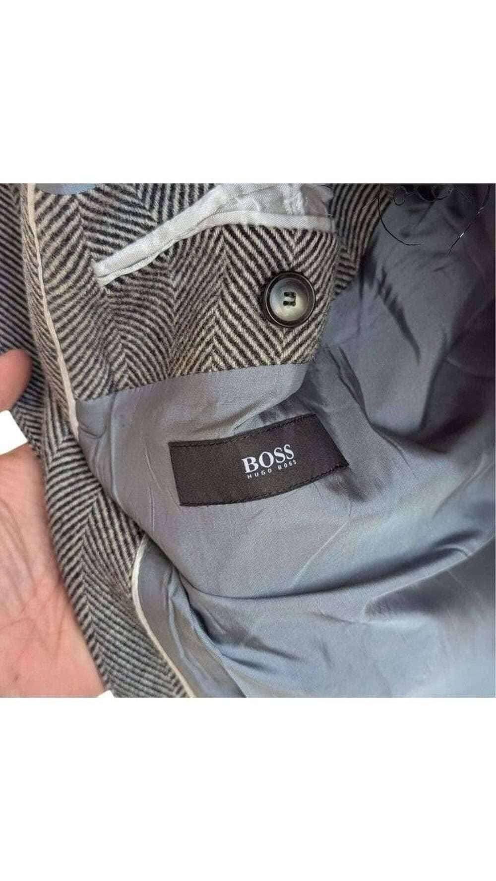 Hugo Boss Grey Herringbone Coat – XL Size