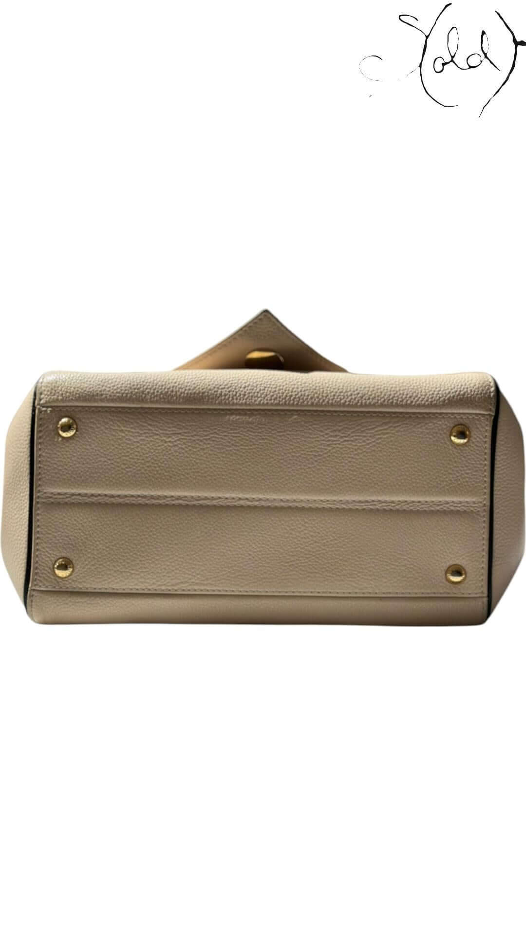 Louis Vuitton Double V Crema Monogram – Parisian Contrast, Close-up | Sold Attire