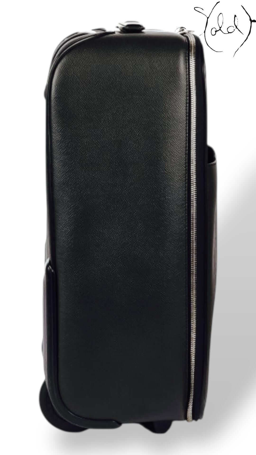 Louis Vuitton Pegase Légère 55 – Black Taiga Leather, Hardware detail | Sold Attire