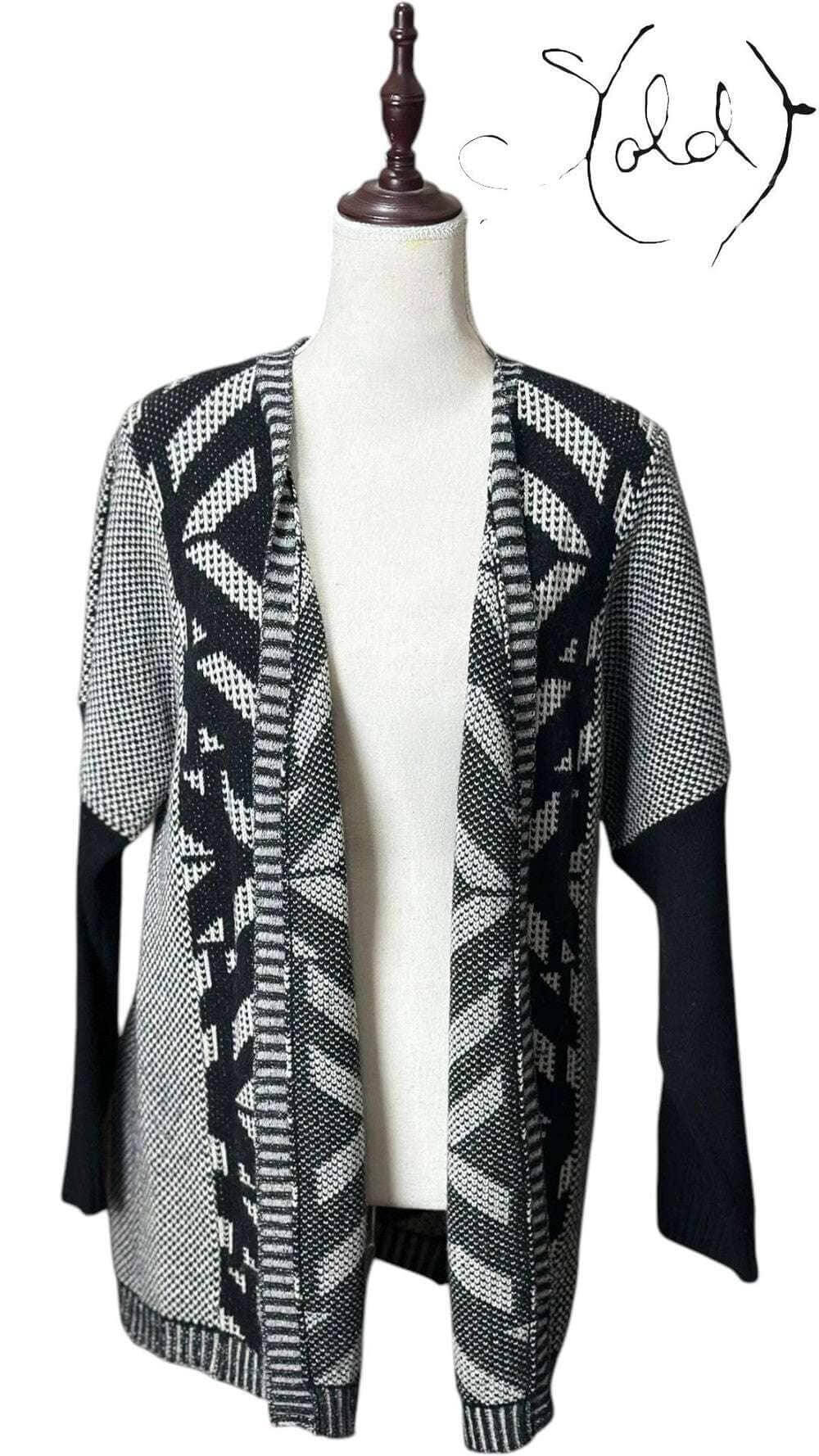 Max Mara Cashmere-Wool Cardigan – Bold & Luxe — Interior view | Sold Attire