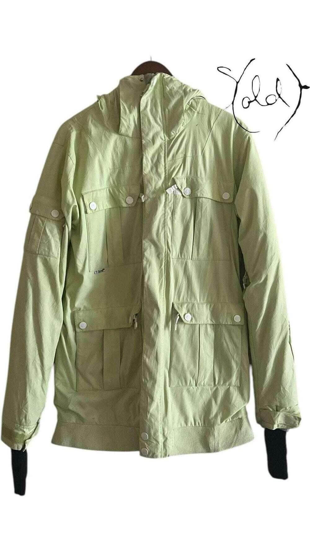 Sabotage SB Series Vintage Ski Jacket - Bold Winter Look, Detail view | Sold Attire