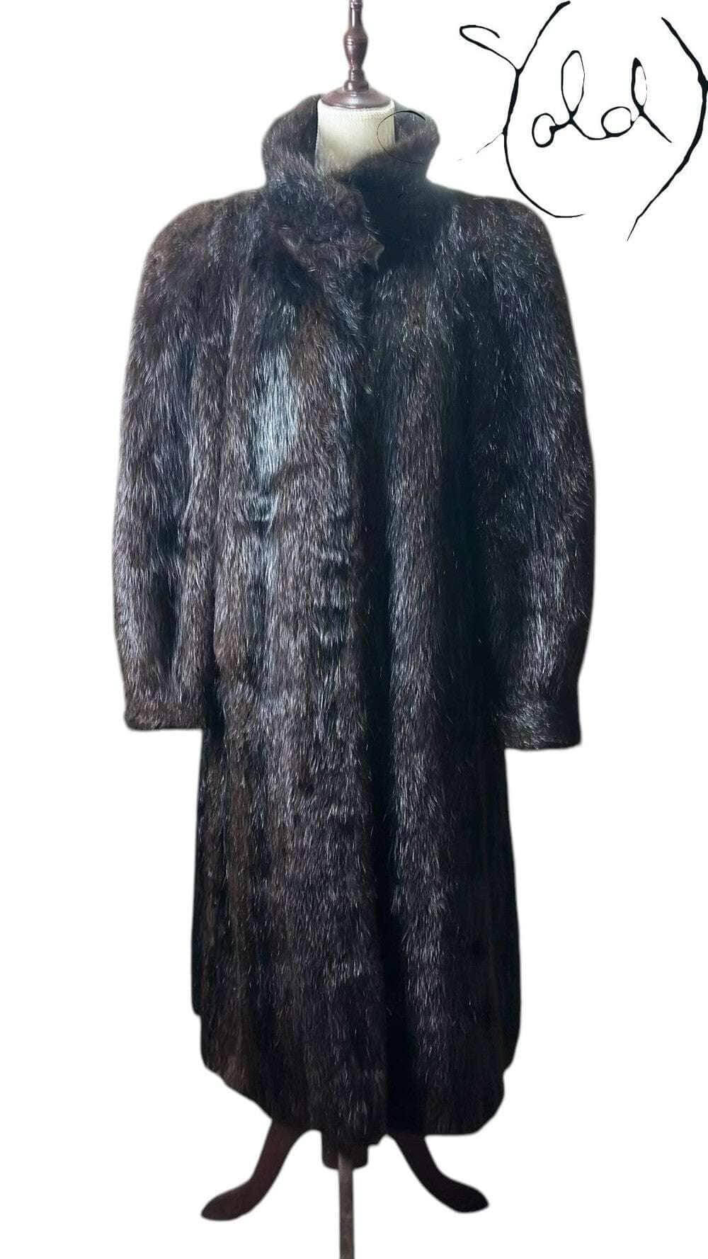 Spanish Long Hair Mink Coat – The Pinnacle of Luxury, Hardware detail | Sold Attire