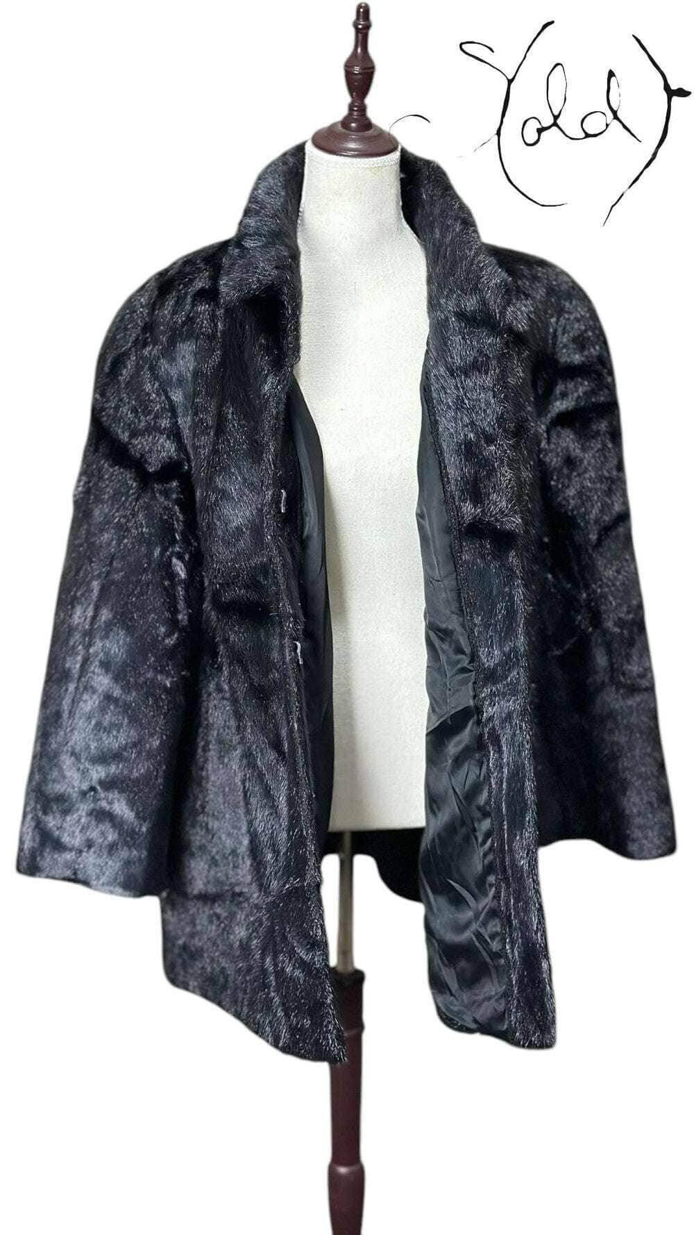 Spanish Mink Fur Coat – Opulent Warmth, Side view | Sold Attire