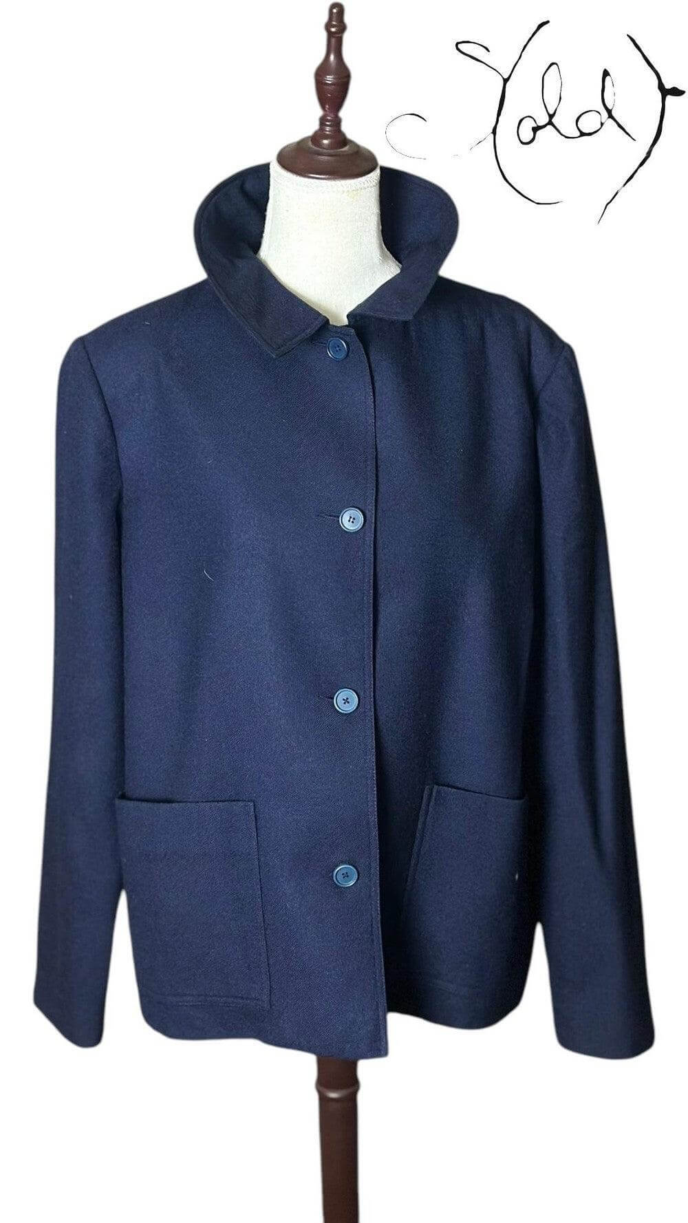 Vintage Christian Dior 1970s Coat – Parisian Elegance, Hardware detail | Sold Attire