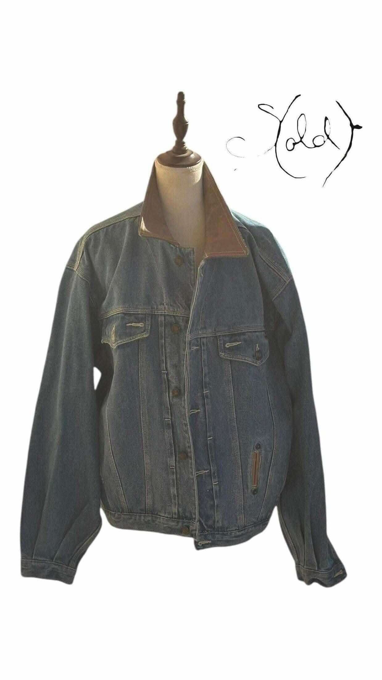 Vintage Denim Jacket with Leather Collar – True Classic