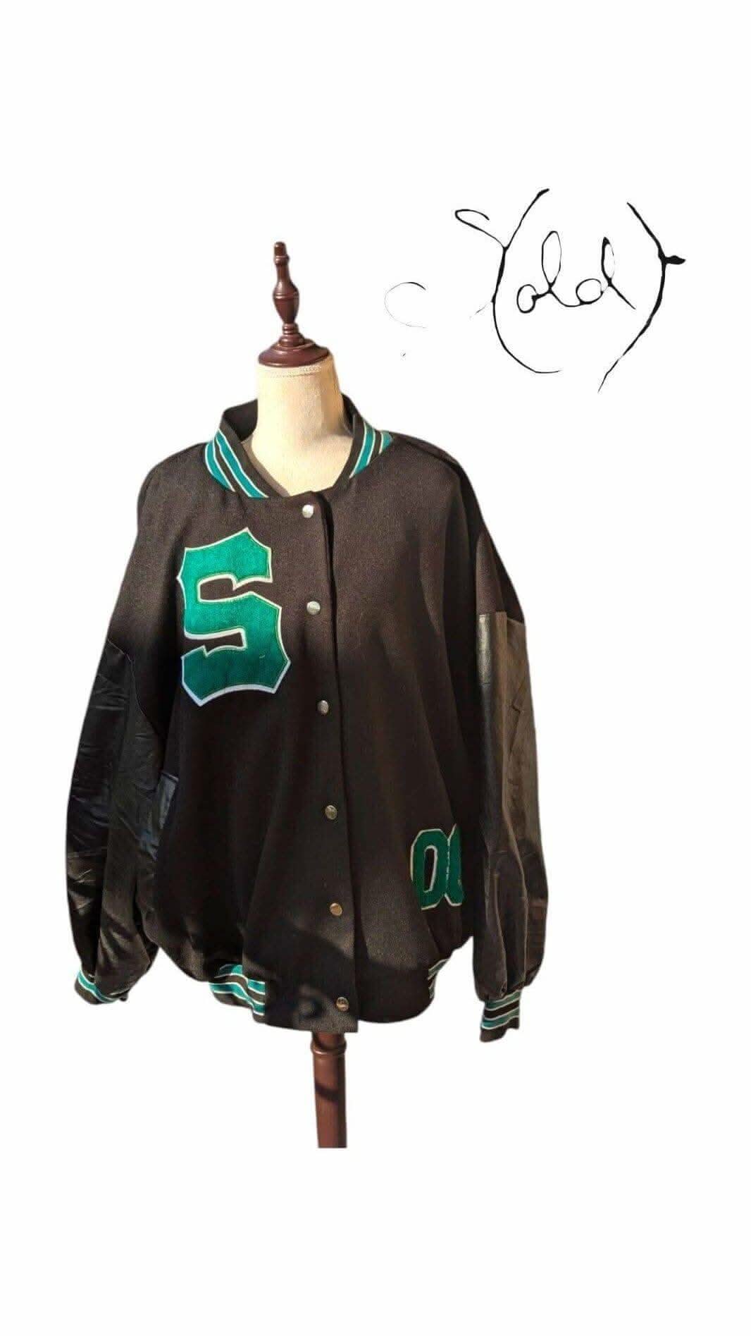 Vintage Varsity Jacket – Streetwear Essential