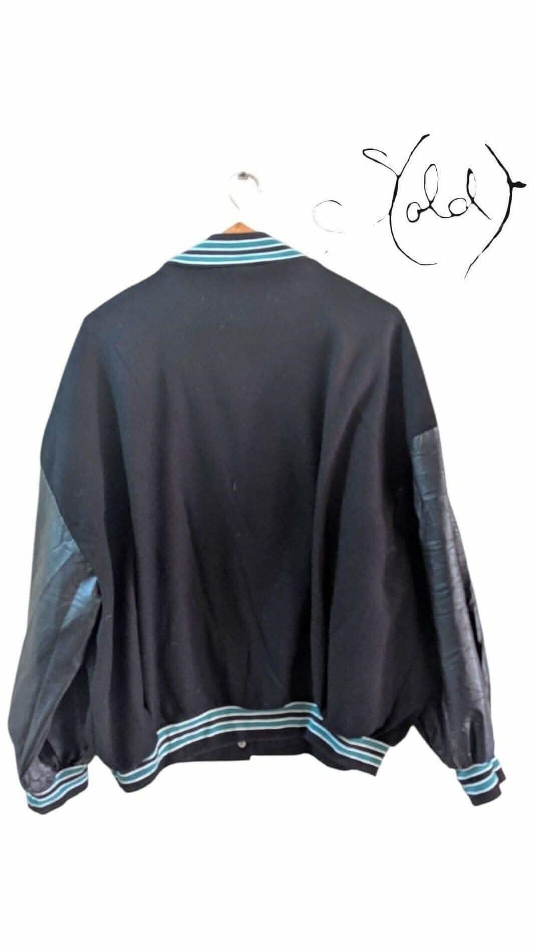 Vintage Varsity Jacket – Streetwear Essential