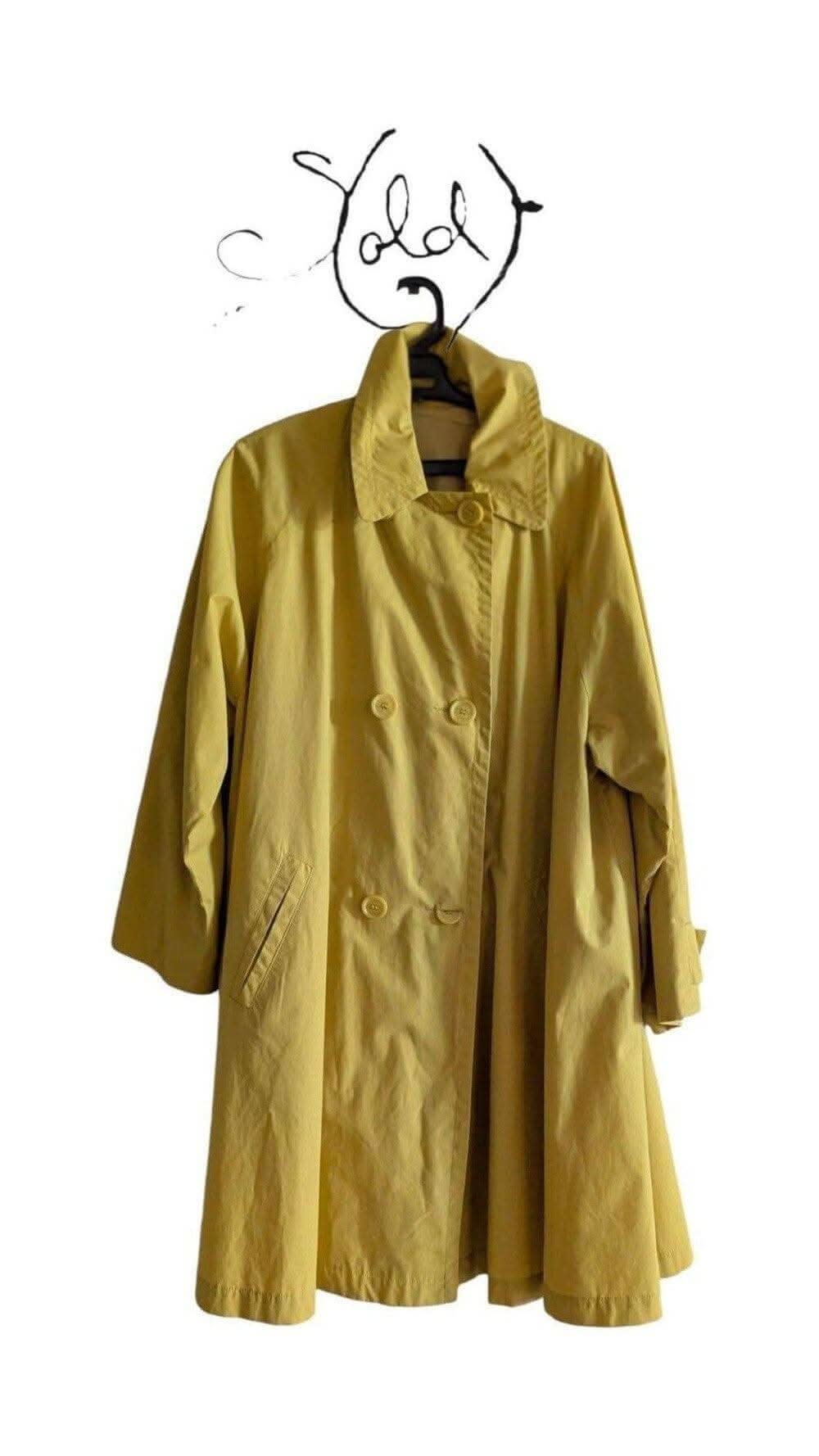 Vintage Yellow Coat – Lightweight & Waterproof