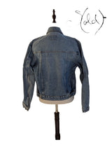 Wrangler Vintage Denim Jacket – Classic Cool