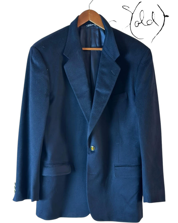 Loro Piana Two-Button Blazer – Sophisticated Luxury