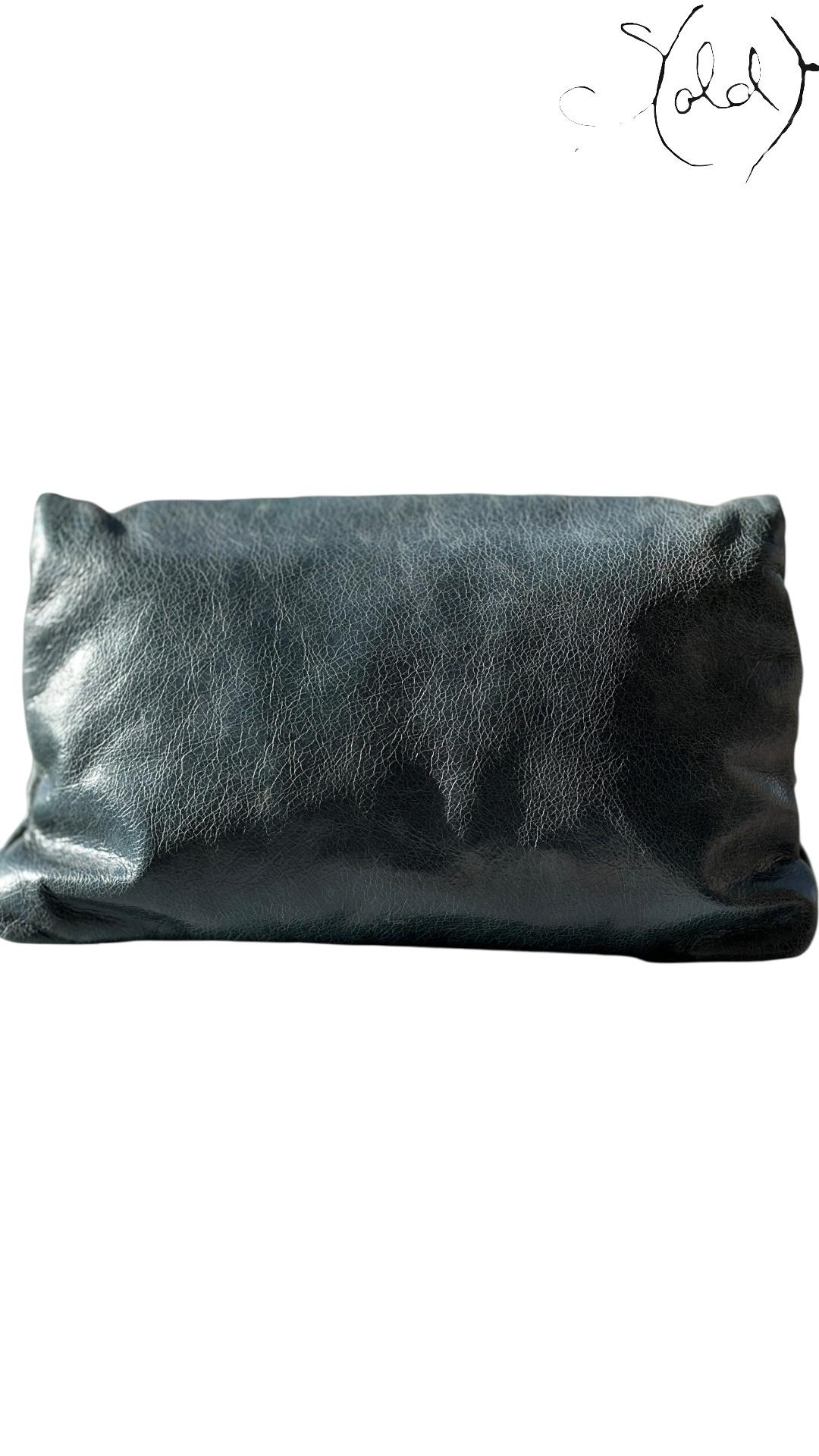Sold Attire Bag Balenciaga Classic Envelope Clutch – Emerald Archive | Sold Attire
