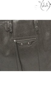 Balenciaga Papier A4 grey karung tote front pocket and scale texture detail