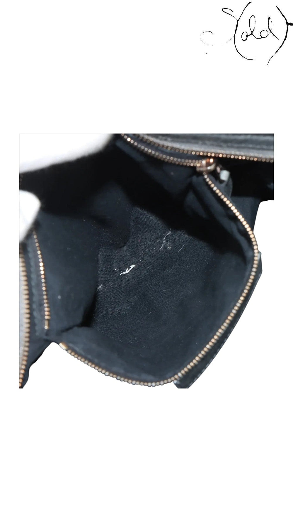 Sold Attire Balenciaga Giant City green leather 2-way bag interior with textile lining and zip closure.