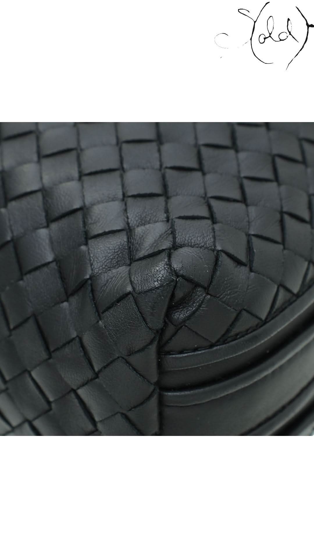 Bottega Veneta Black Intrecciato Nappa Nodini Double Zip Crossbody Bag | Sold Attire - Sold Attire