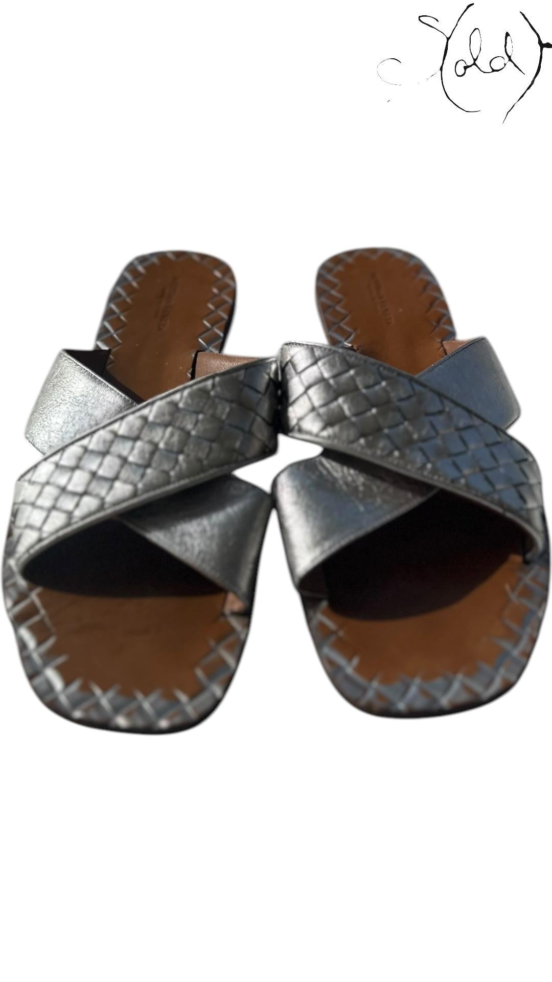 Bottega Veneta Slides – Silver Intrecciato Icon | Sold Attire - Sold Attire