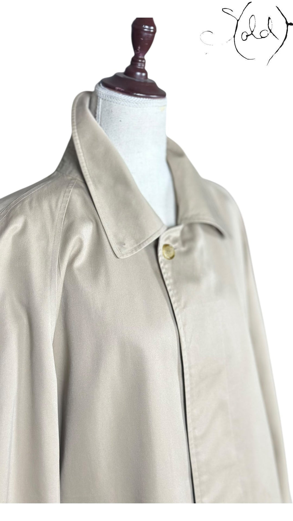 Burberrys Vintage Trench Coat Stone Beige 1990s Made in England, Interior view | Sold Attire