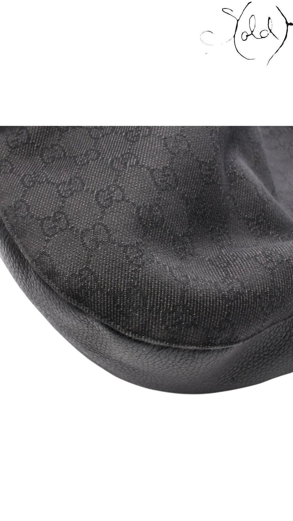 Sold Attire Gucci 00s shoulder bag in black GG Supreme canvas with textured calfskin leather trim