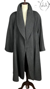Gucci Wool Cape Coat Charcoal GG Monogram 1990s Size 42-44, Interior view | Sold Attire