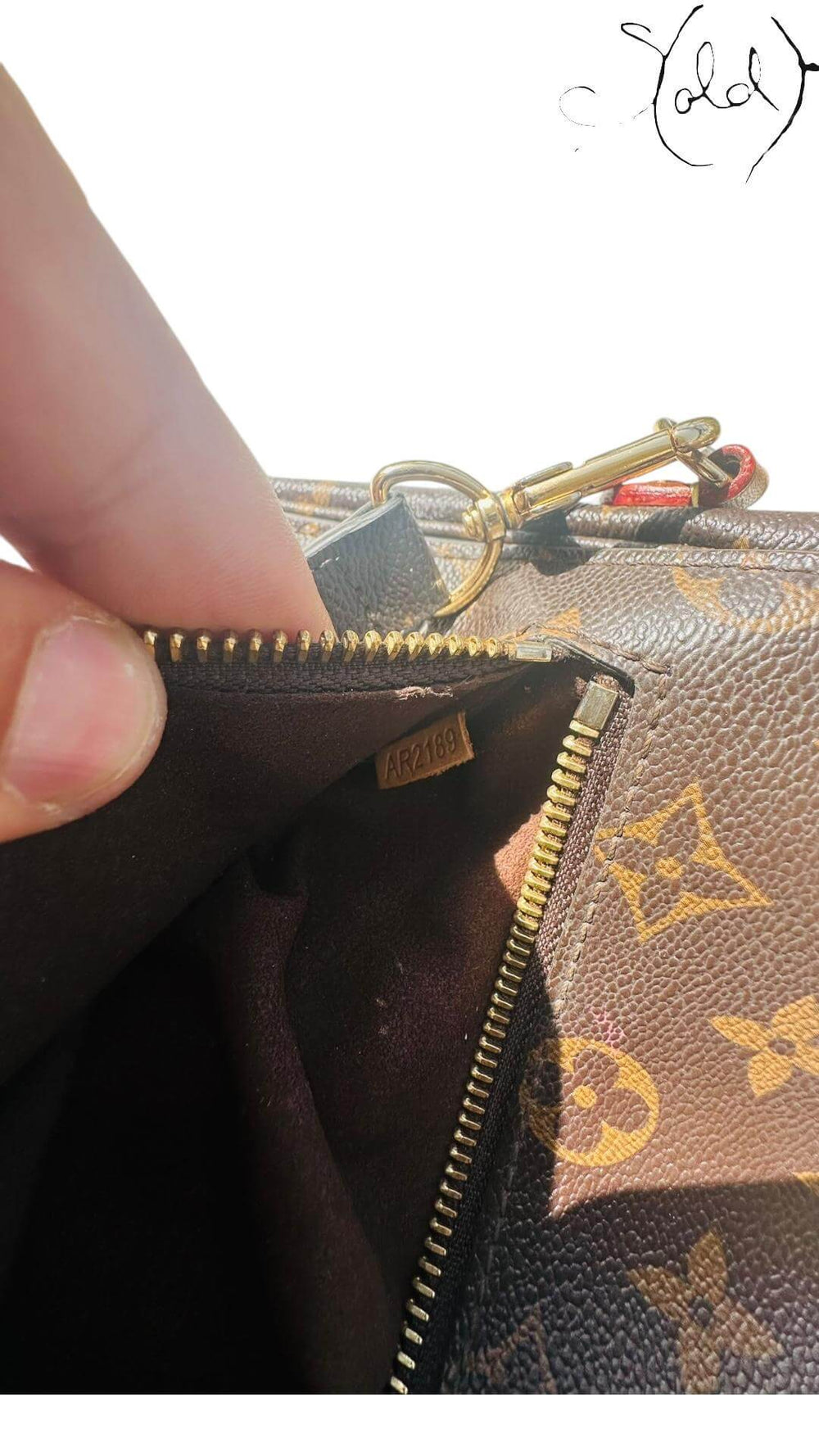 Louis Vuitton Pochette Métis – Monogram Canvas, Interior view | Sold Attire