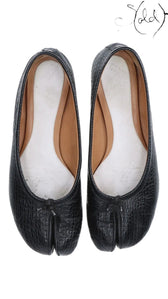 Sold Attire black mock-croc embossed leather Maison Margiela Tabi flat pumps with a cleft toe.