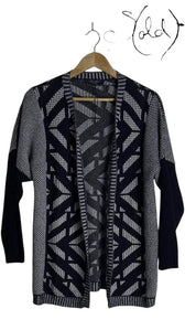 Max Mara Cashmere-Wool Cardigan – Bold & Luxe, Hardware detail | Sold Attire