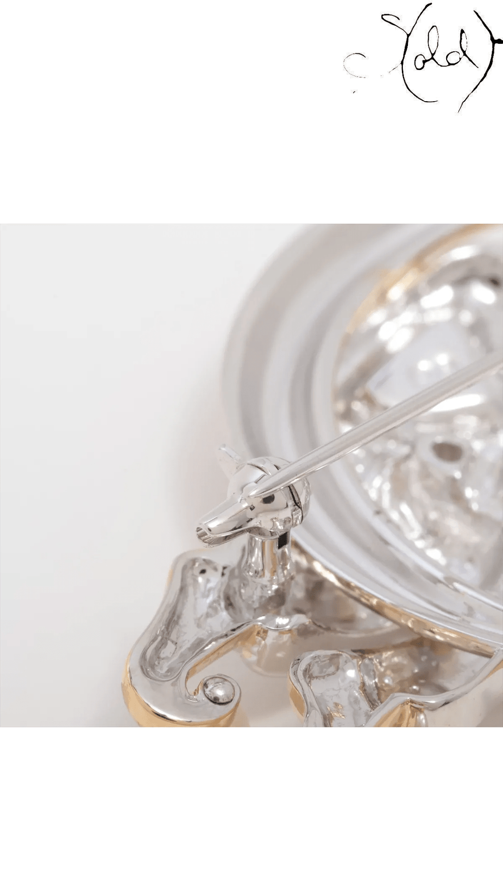 MIKIMOTO moon clown brooch, pin mechanism detail