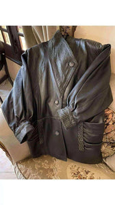 Vintage Black Leather Coat – Timeless & Sophisticated, Detail view | Sold Attire