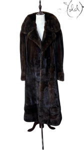 Vintage Full Mink Coat – Regal Warmth, Hardware detail | Sold Attire